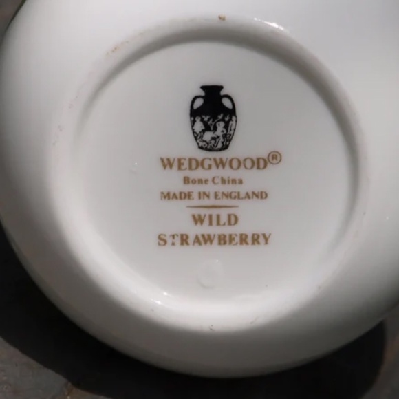 Bundle of 3 Floral Vases - 1- Vintage Wedgwood Bone China England - Picture 6 of 10